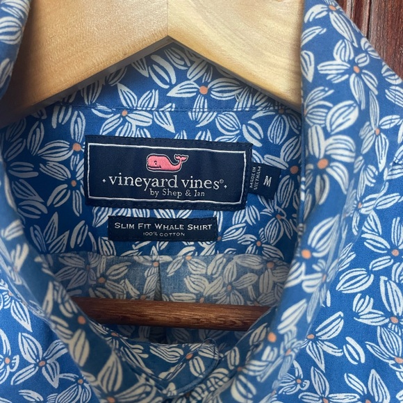 Vineyard Vines Short Sleeve Slim Fit Button Down Shirt - Picture 2 of 3